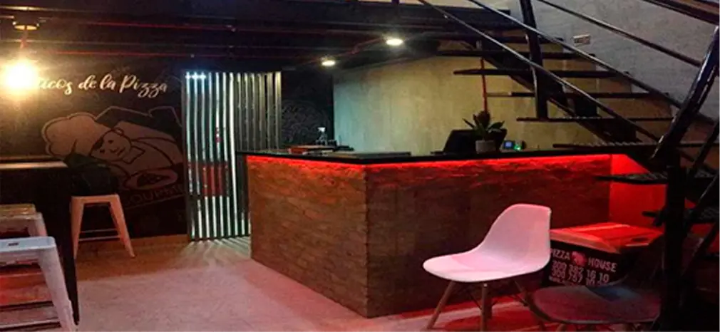 PIZZA HOUSE