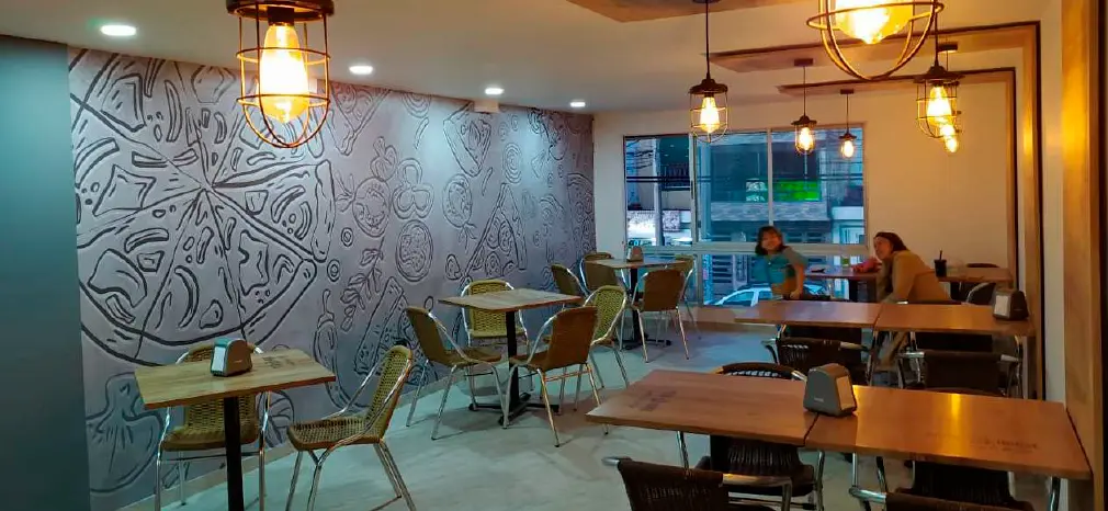 PIZZA HOUSE